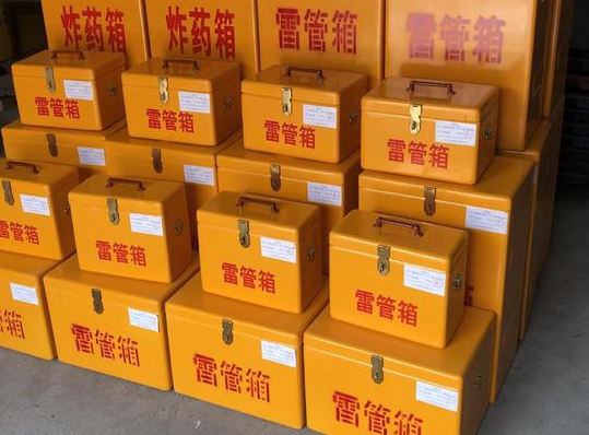 东明玻璃钢雷管箱的使用寿命一般是多少？